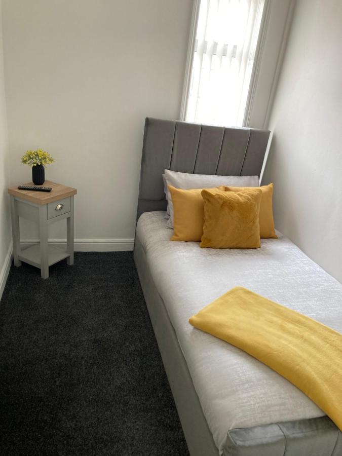 Cheshire Home Stays Crewe Eksteriør bilde